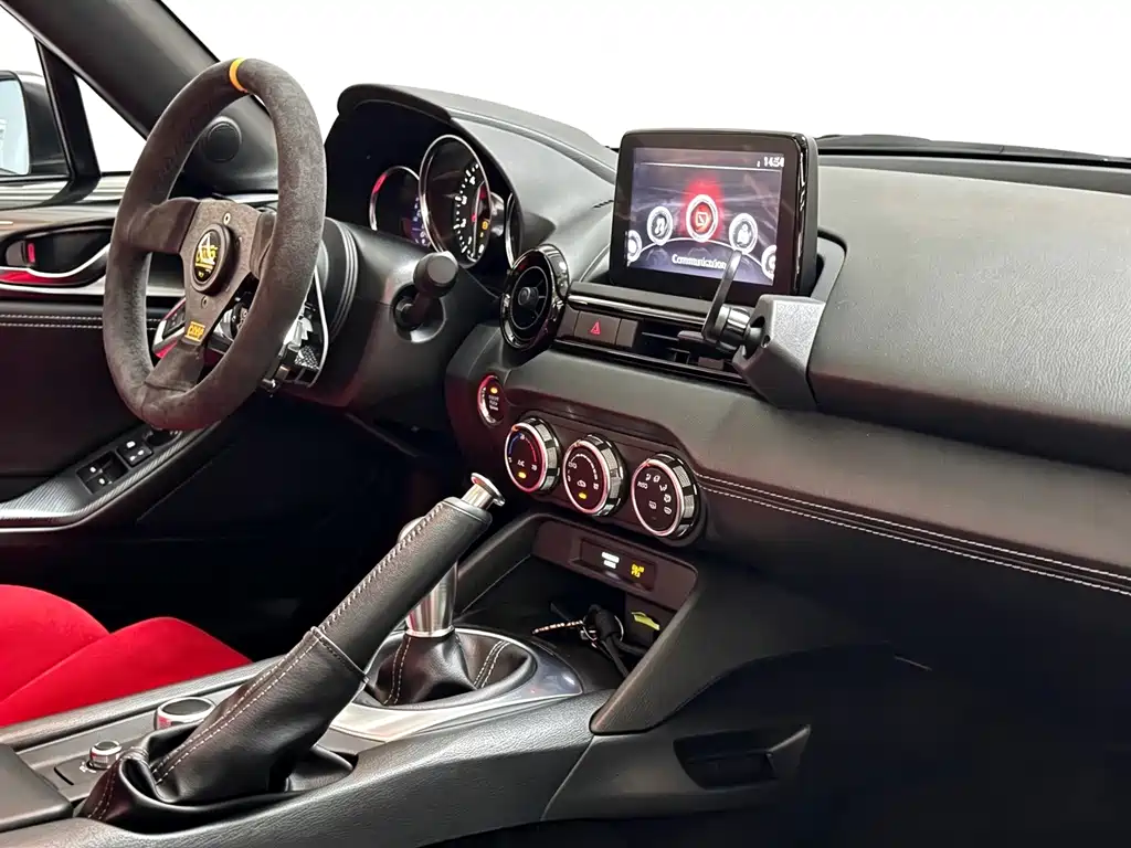 Mazda MX-5 — миниатюра 6