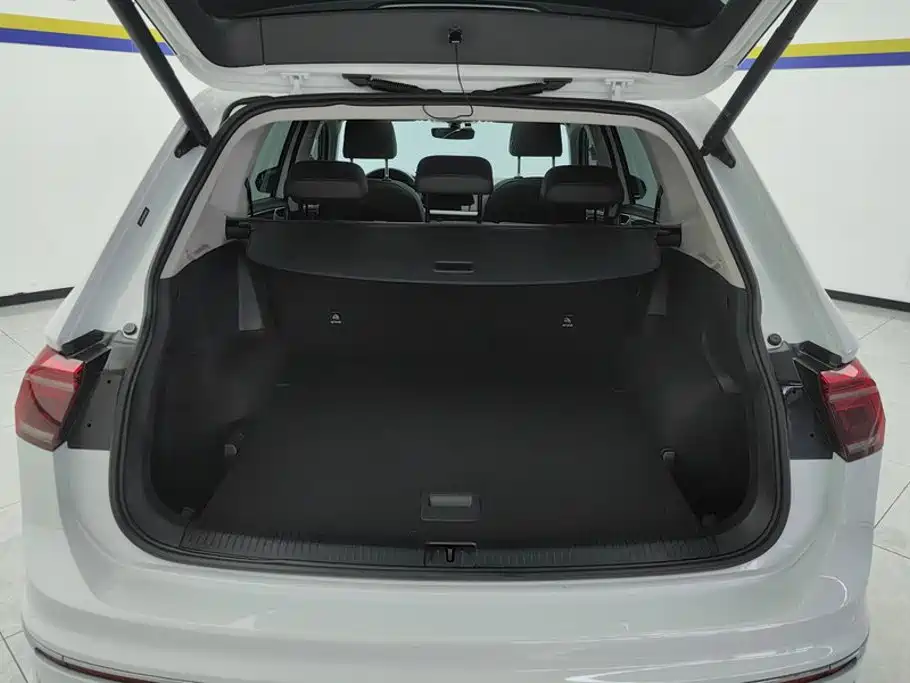 Volkswagen Tiguan L — миниатюра 4