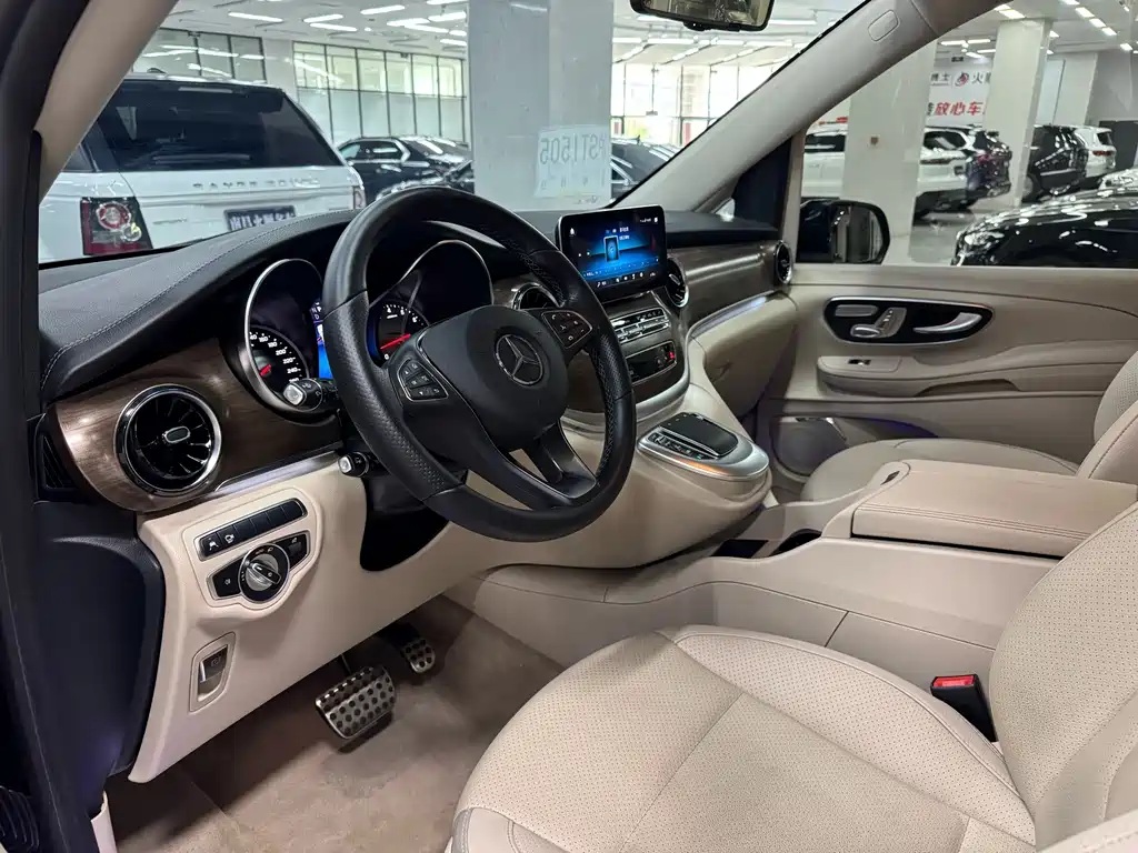 Mercedes-Benz V-Class — миниатюра 11