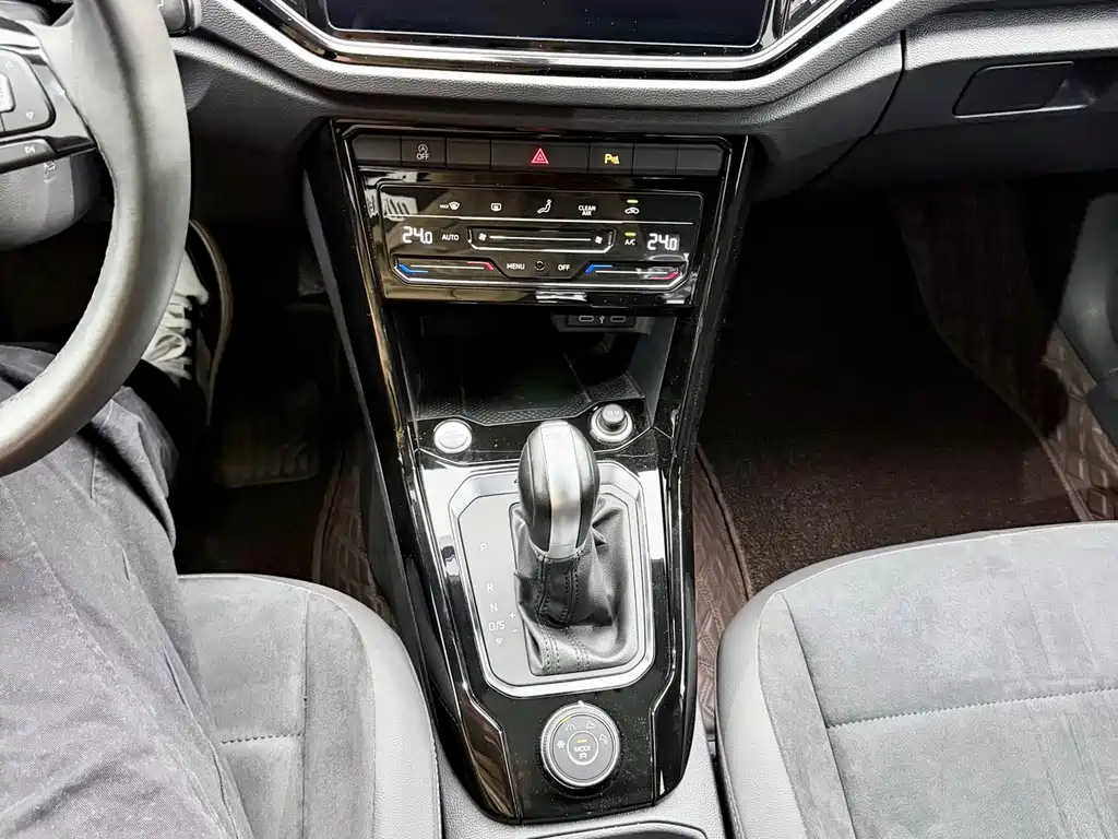 Volkswagen T-Roc — миниатюра 13