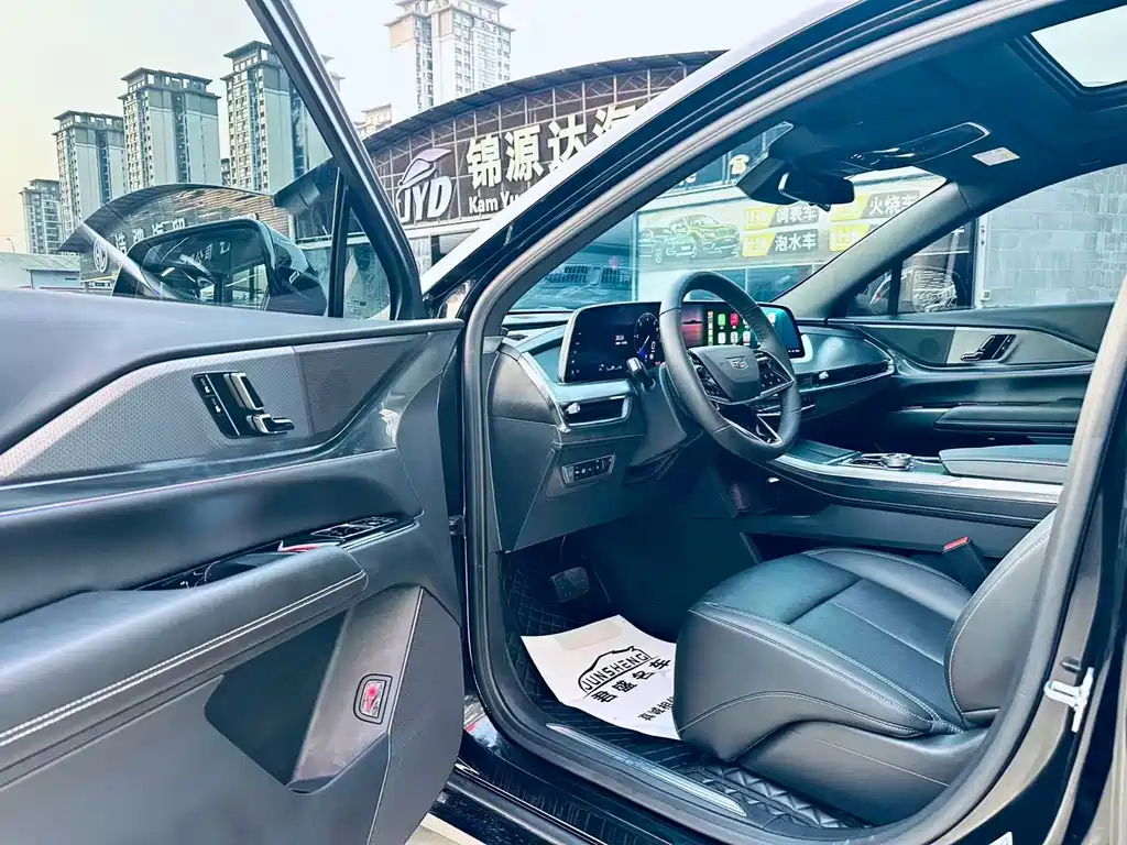 Cadillac XT5 — миниатюра 4