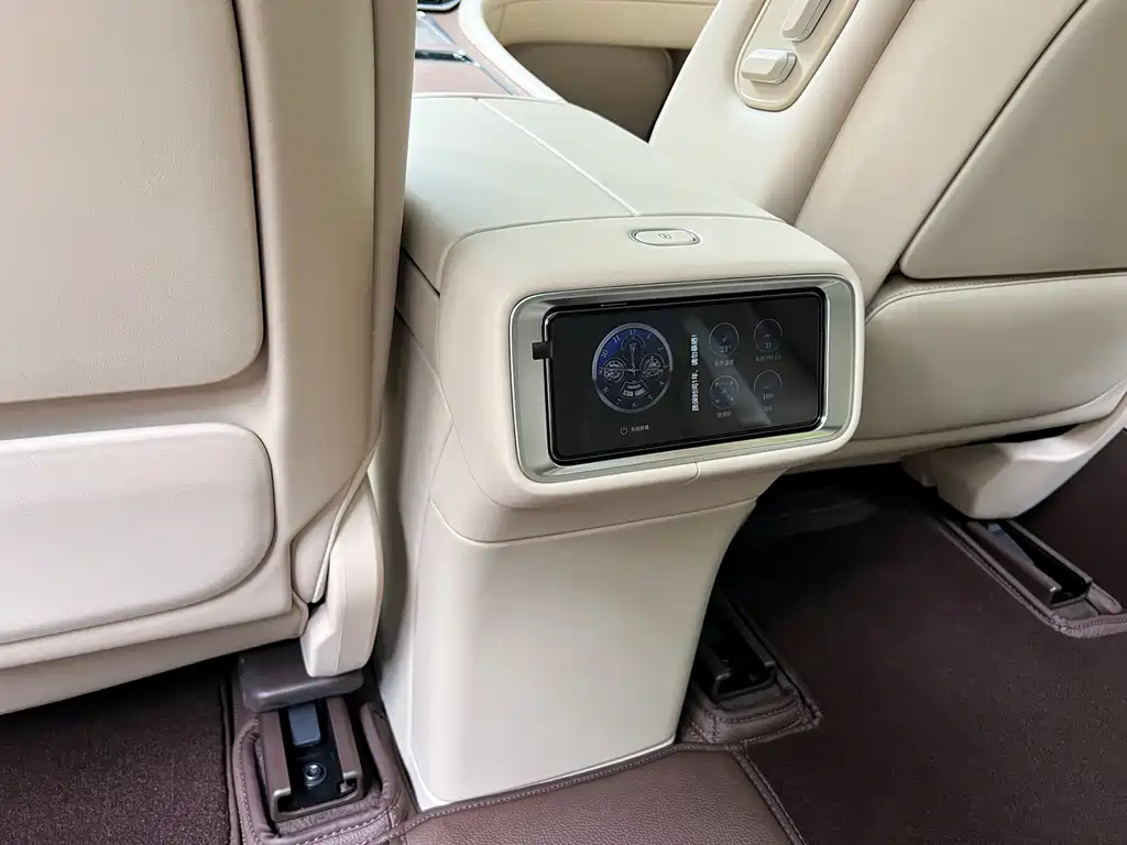 AITO ASK THE WORLD M9