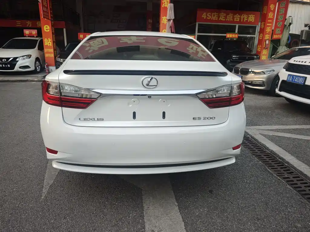 Lexus ES — миниатюра 5