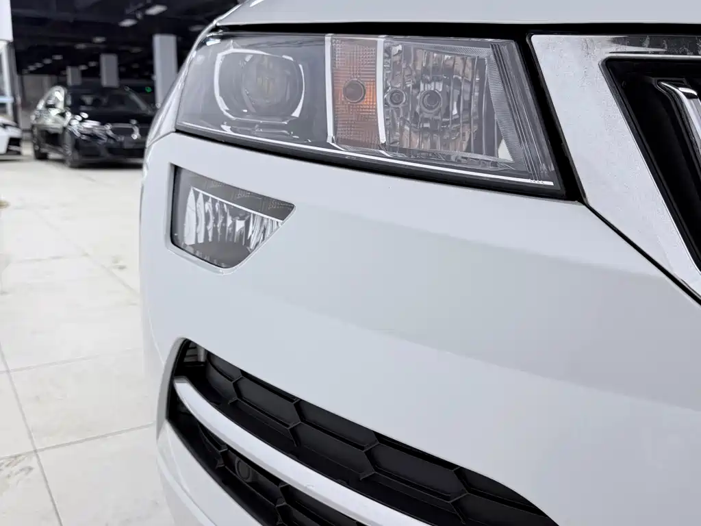 Skoda Karoq 2023 TSI280 Premium