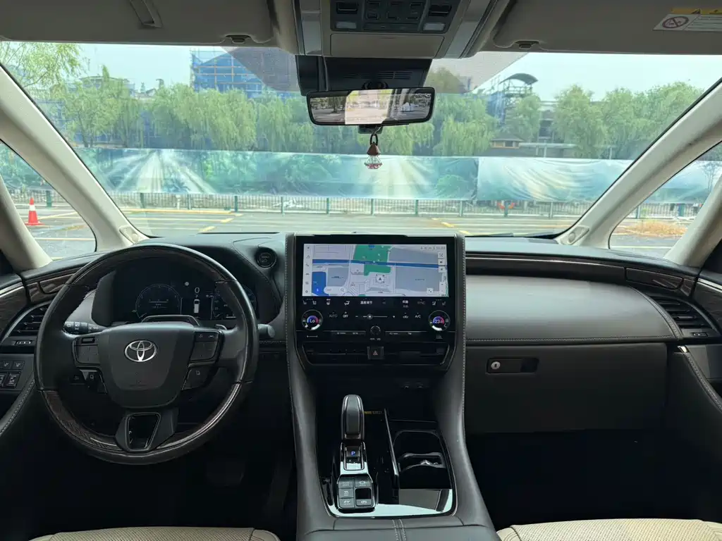 Toyota Alphard 2024 2.5L Luxury