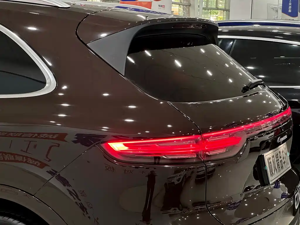 Porsche Cayenne — миниатюра 27