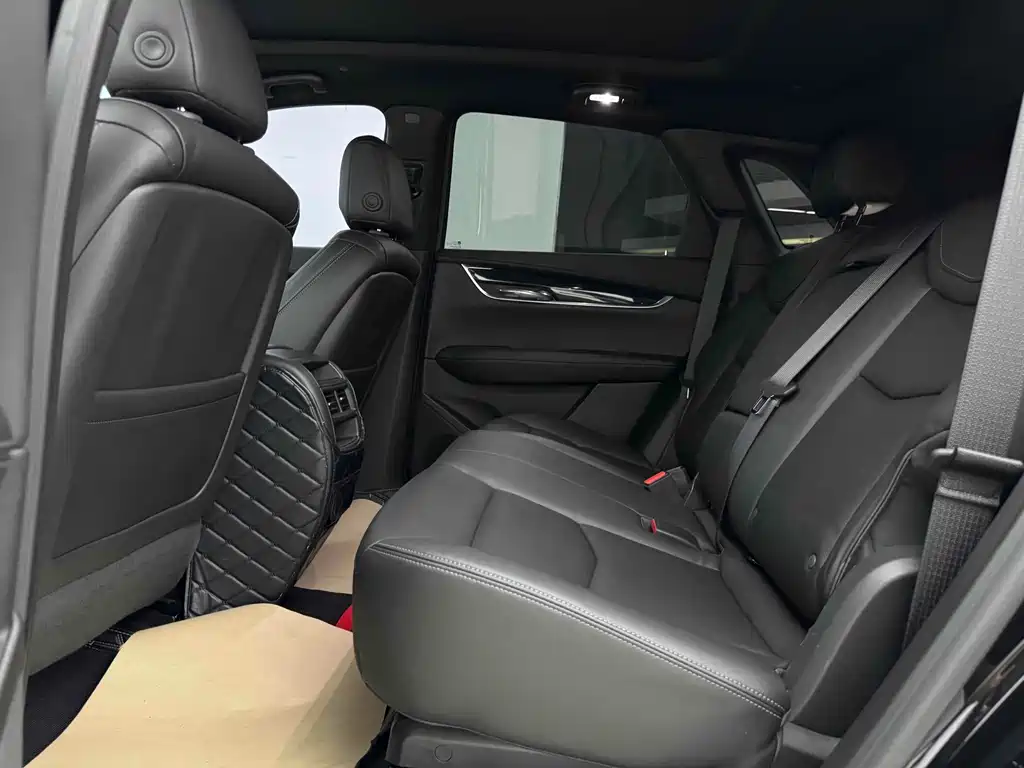 Cadillac XT5 — миниатюра 7