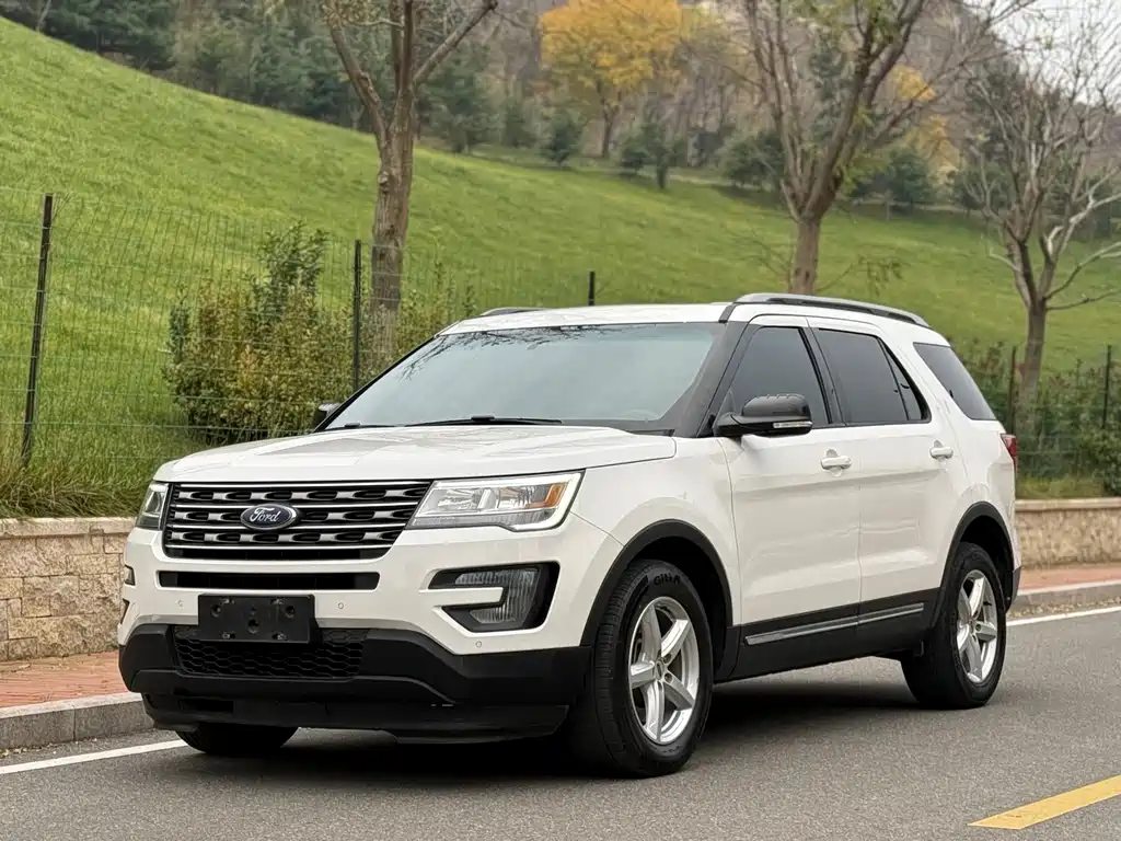 Ford Explorer (Import) 2017