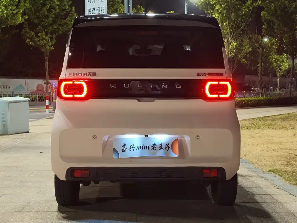 Wuling MINIEV — миниатюра 5