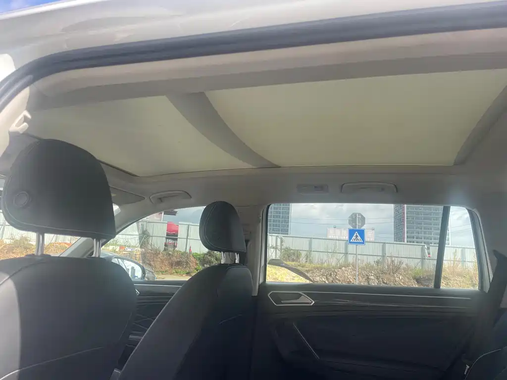 Volkswagen Tiguan L — миниатюра 12