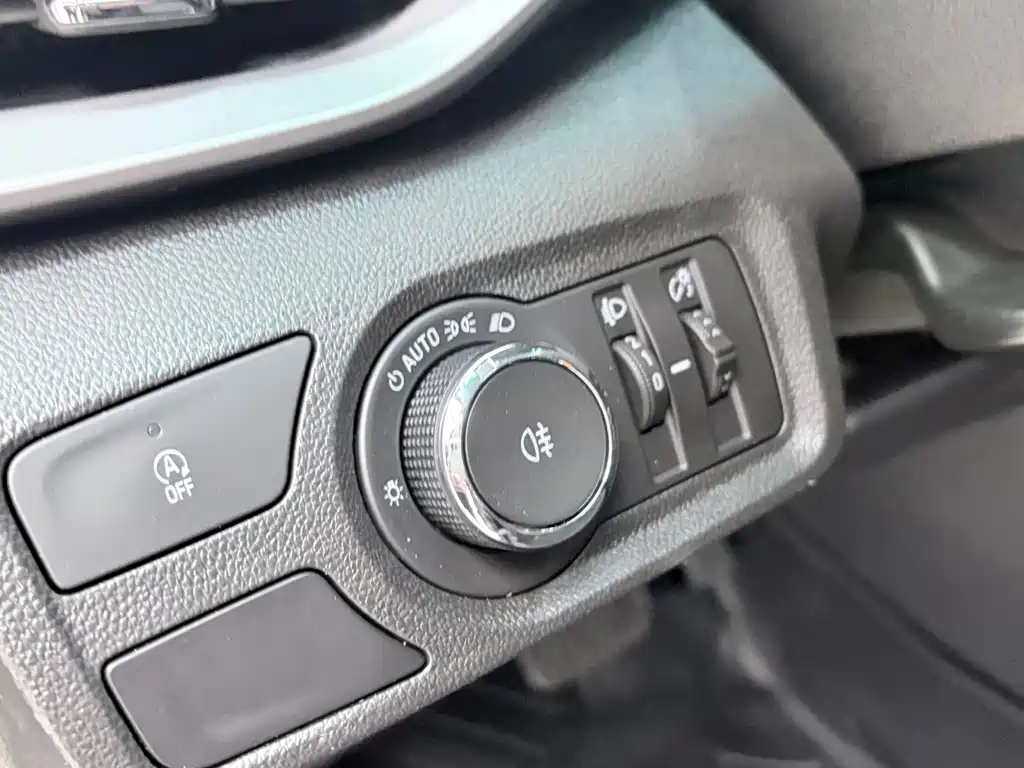 Chevrolet Volando — миниатюра 11