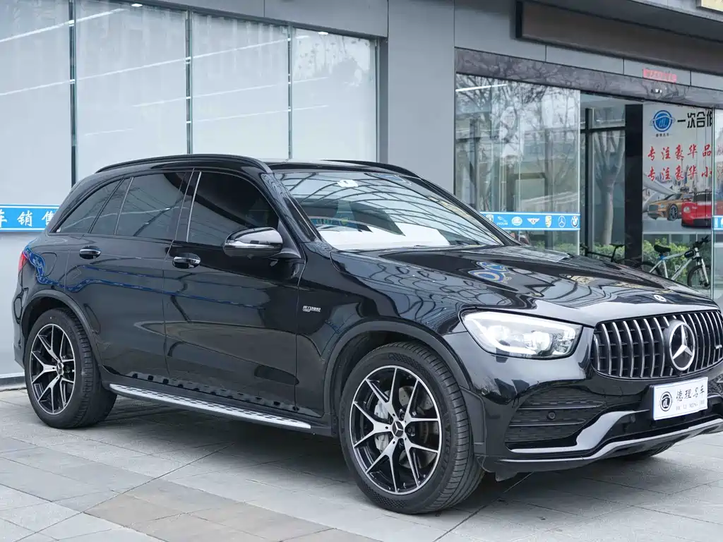 MERCEDES-BENZ GLC AMG