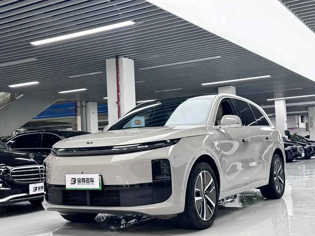 Li Auto Li L6 2025