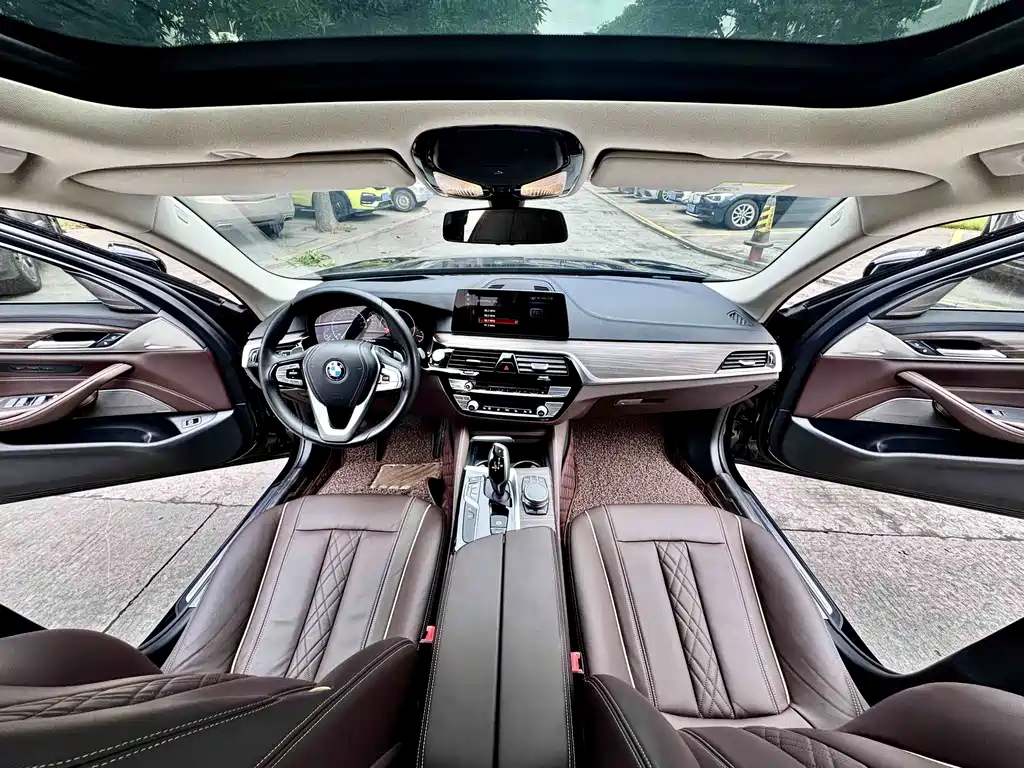BMW 5 Series — миниатюра 5