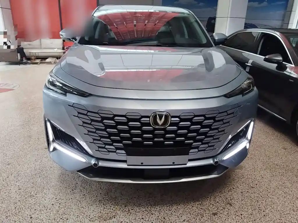 Changan UNI-K iDD — миниатюра 3