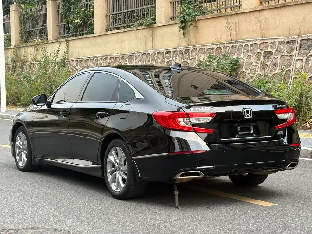 Honda Accord — миниатюра 8