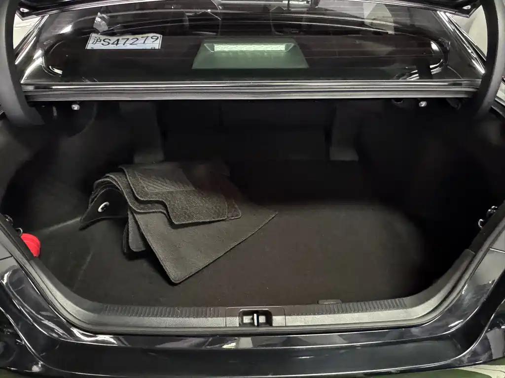 Toyota Camry 2019 2.0G Luxury V
