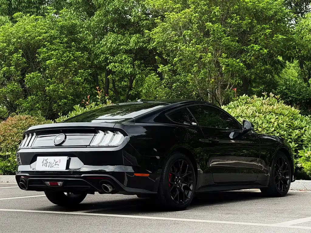 Ford Mustang 2020 2.3L EcoBoost