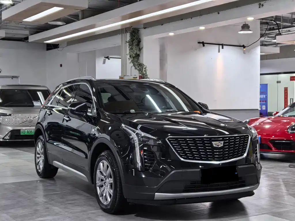 CADILLAC XT4