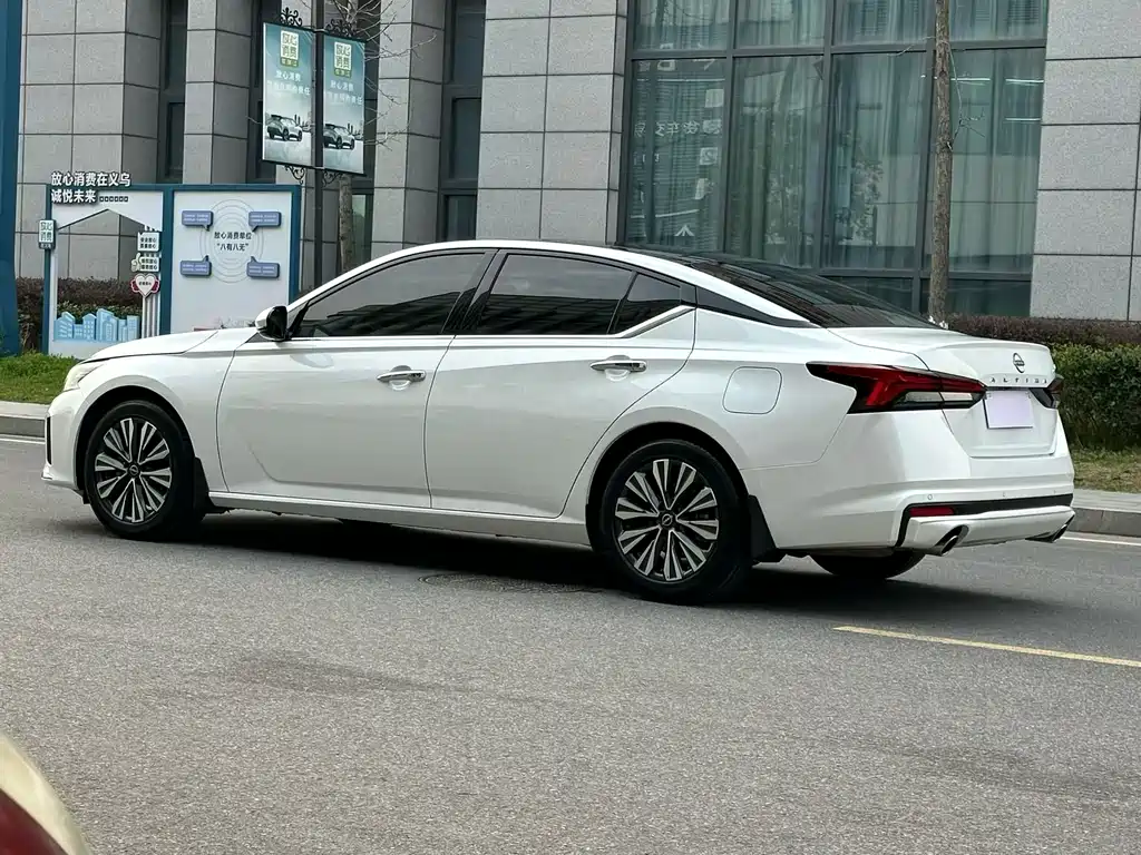 NISSAN TEANA