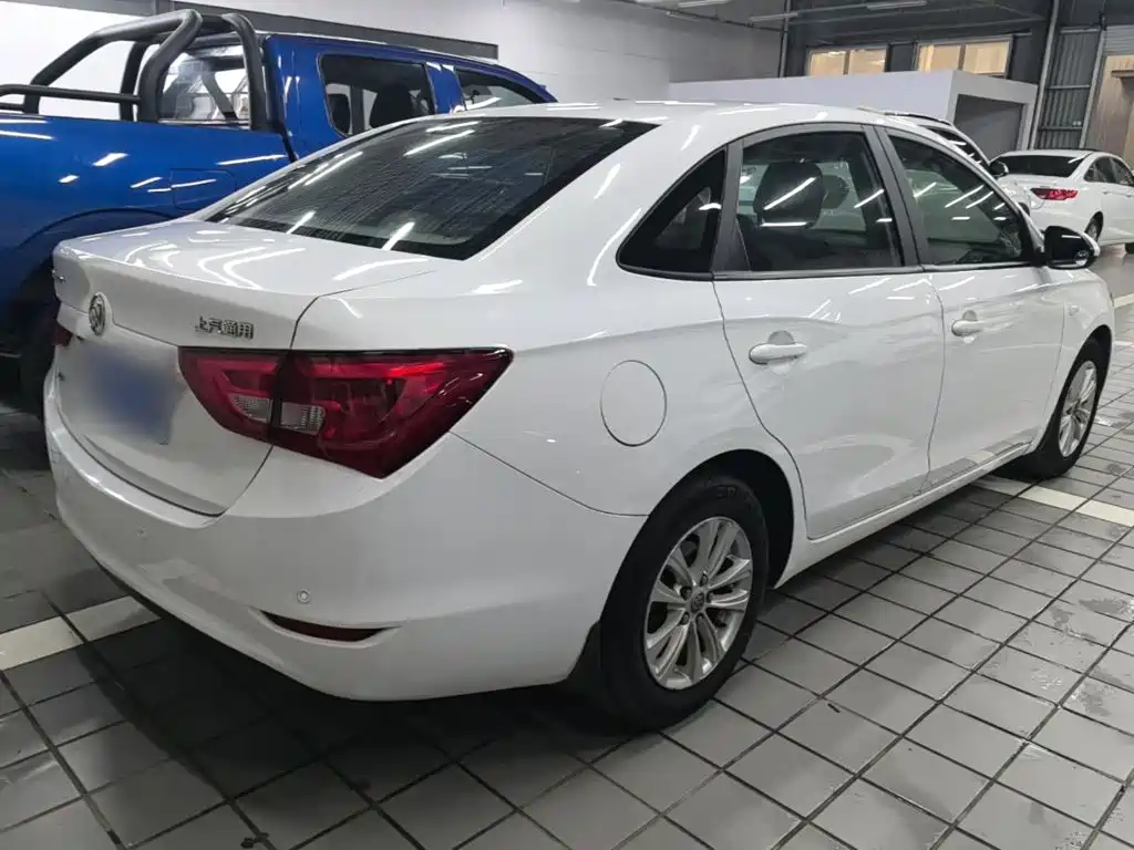 Buick Excelle — миниатюра 7