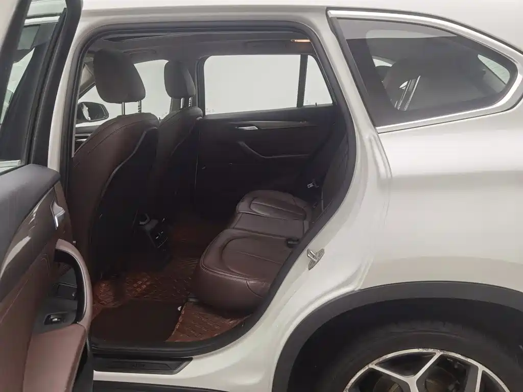 BMW X1 — миниатюра 15