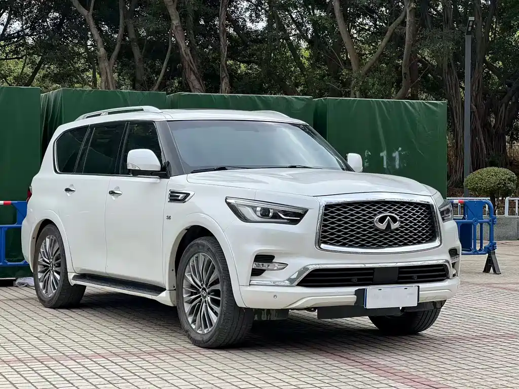 Infiniti QX80 2016 5.6L 4WD