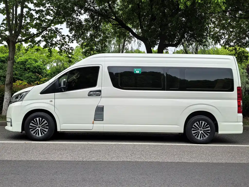 Toyota HiAce 2021 3.5L