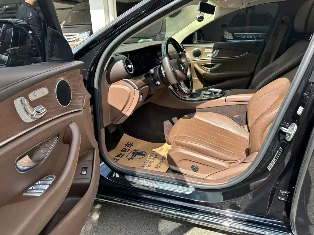 Mercedes-Benz E-Class — миниатюра 4