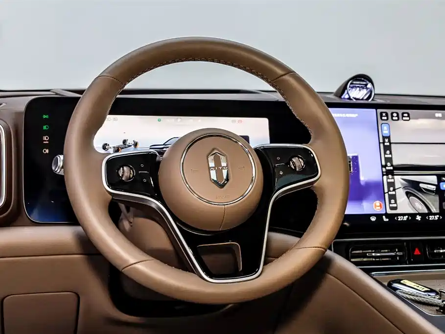 AITO ASK THE WORLD M9