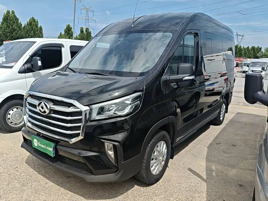 Maxus V90