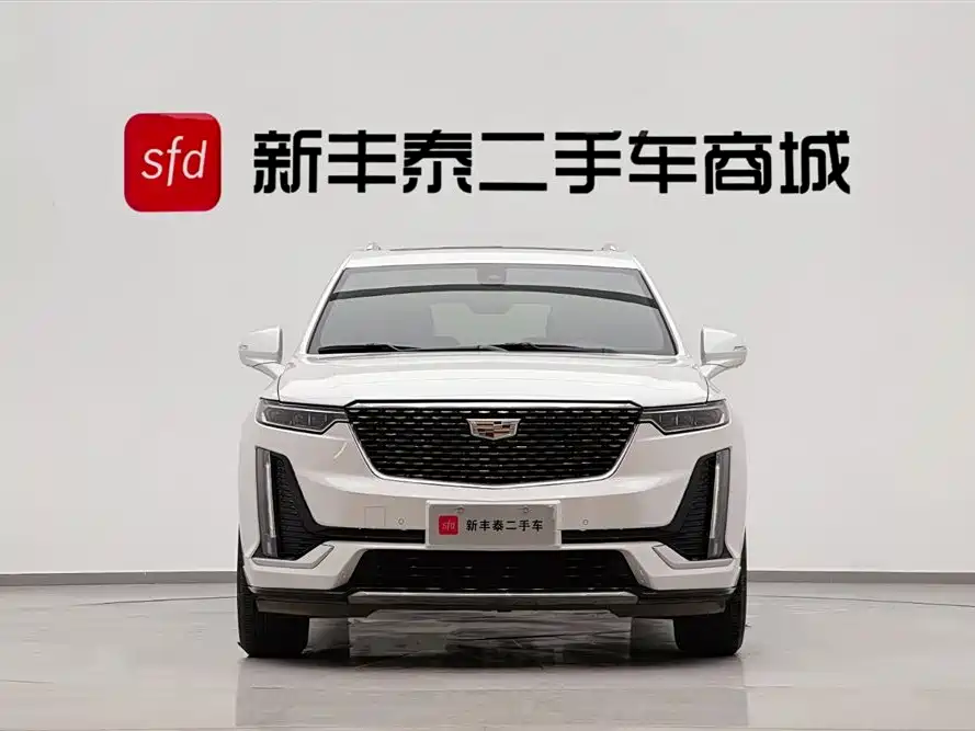 CADILLAC XT6