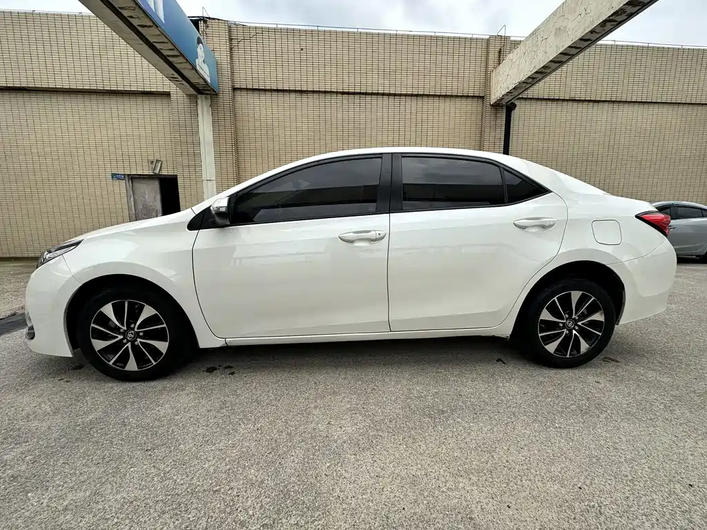 Toyota Corolla Levin 2018 185T CVT Luxury VI