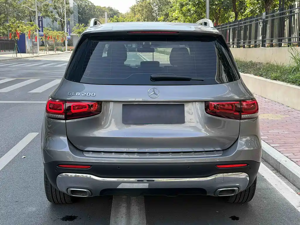 MERCEDES-BENZ GLB