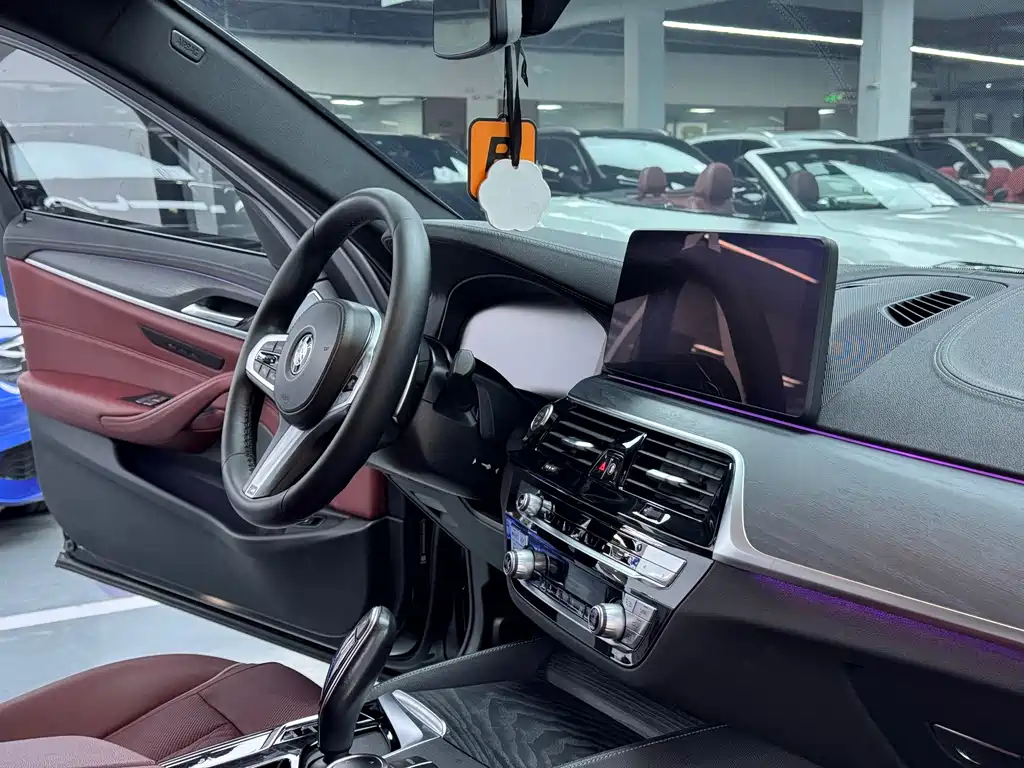 BMW 5 Series - фото 16