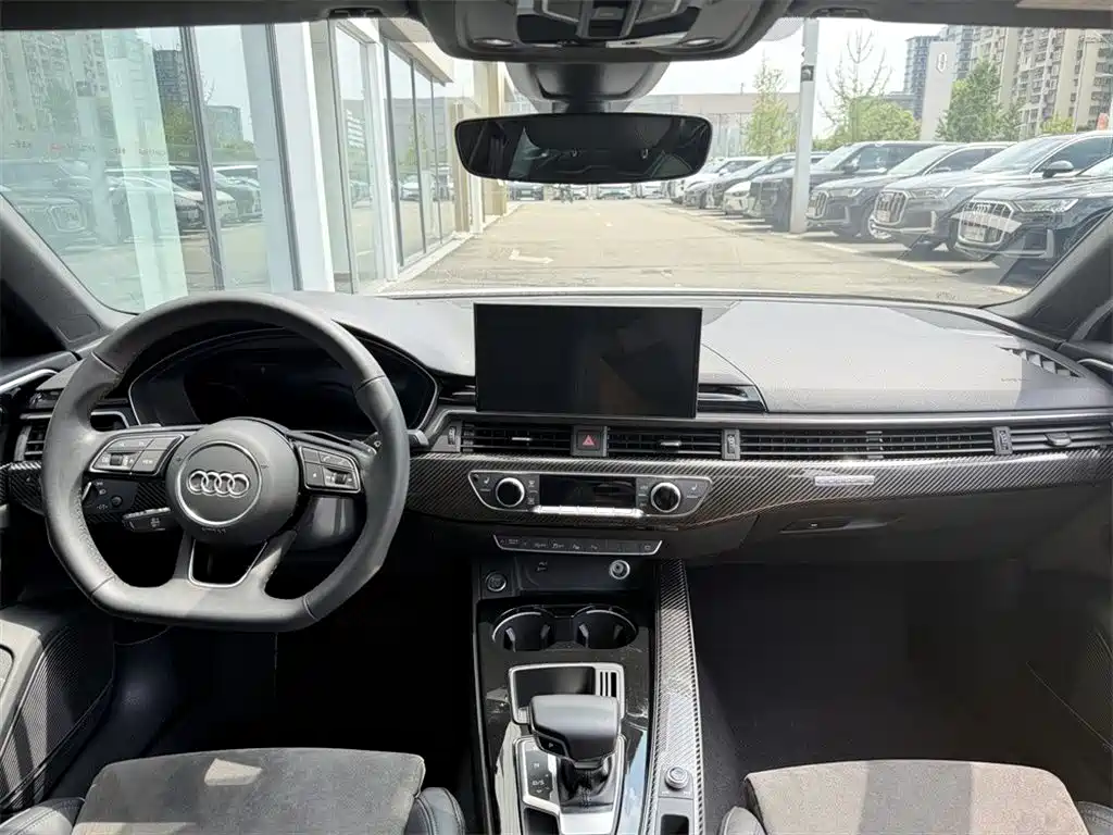 Audi A4L 2022 45 TFSI quattro