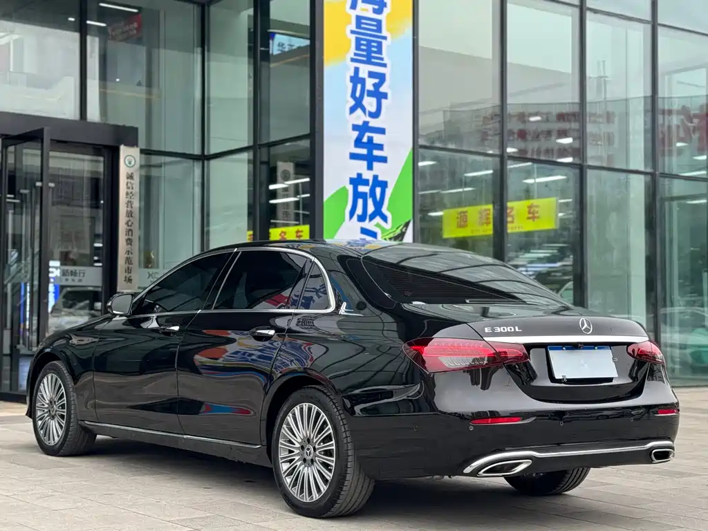 MERCEDES-BENZ E CLASS