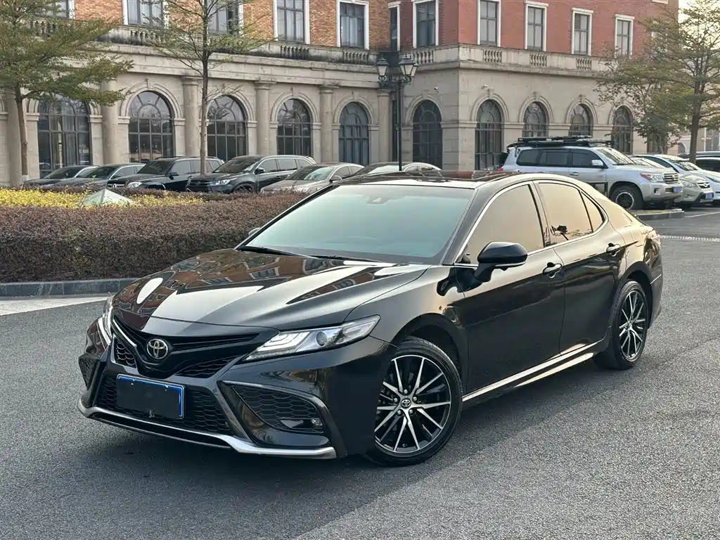 Toyota Camry 2021