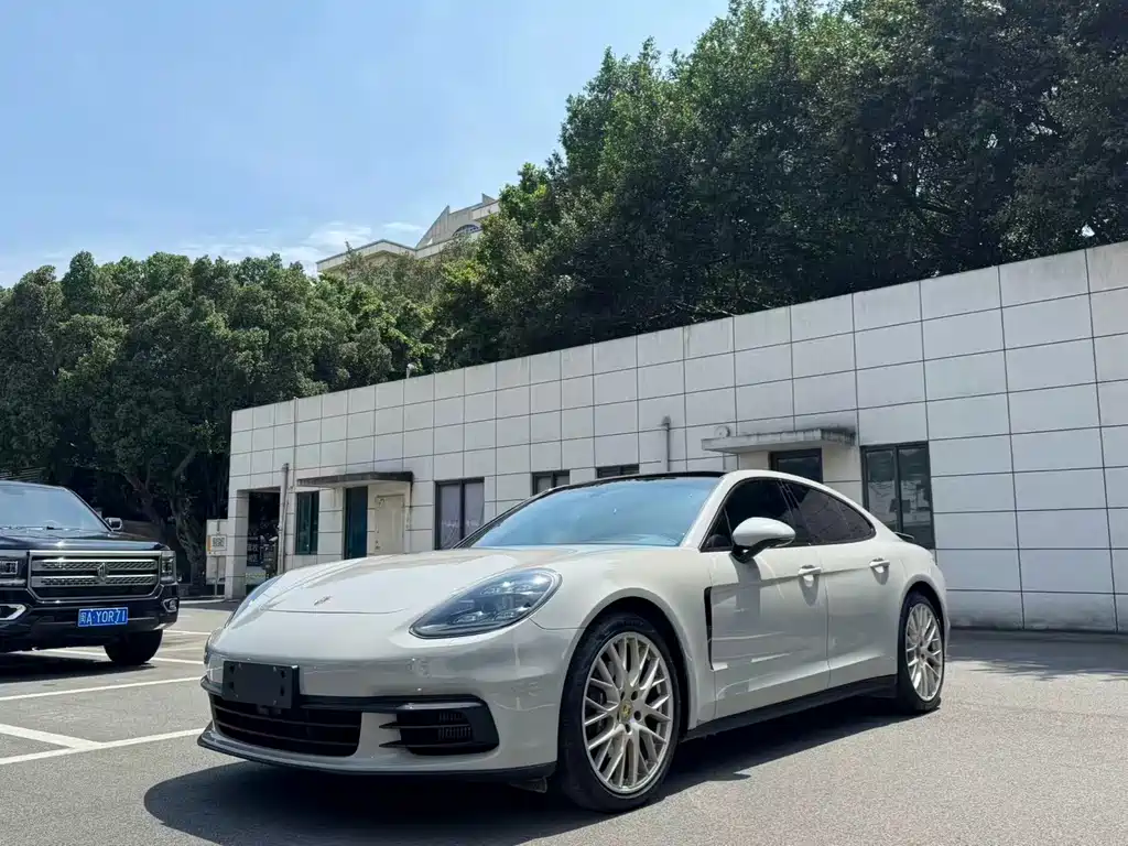 Porsche Panamera 2020