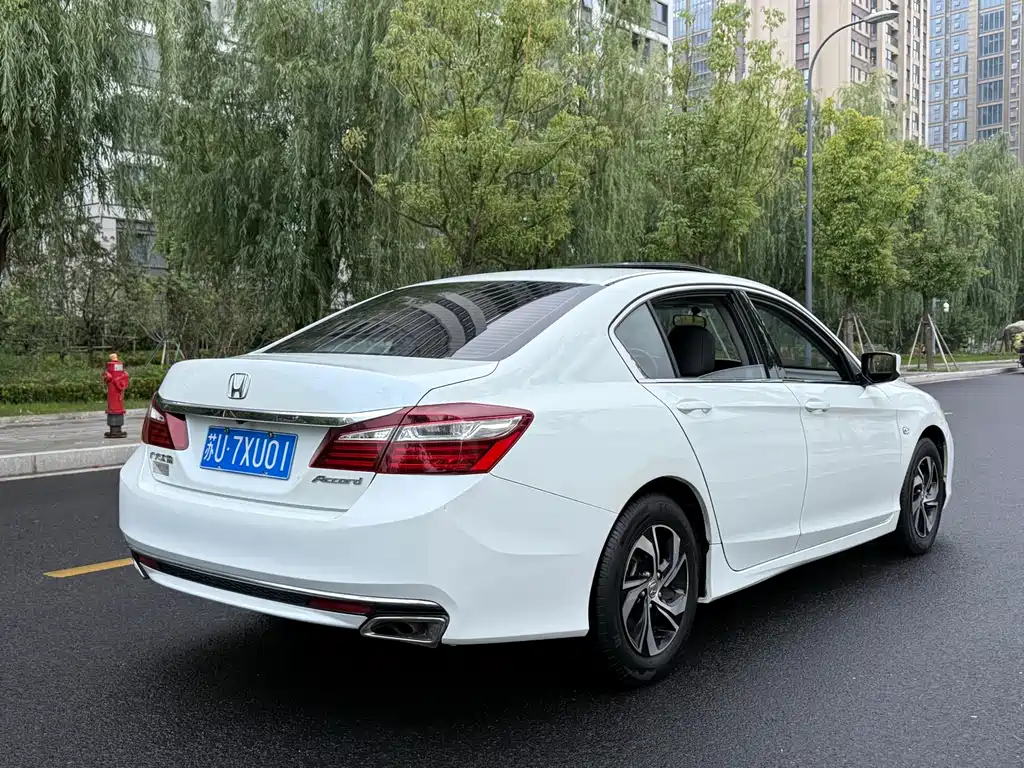 Honda Accord — миниатюра 6