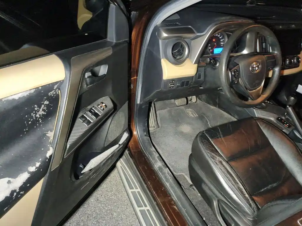 Toyota RAV4 — миниатюра 17