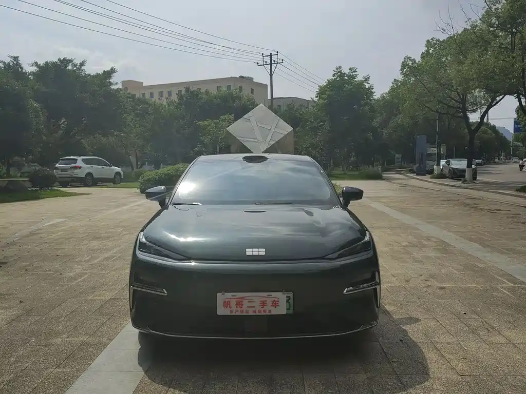 Geely Galaxy Galaxy 8 8 2025 130km EM-i Flagship