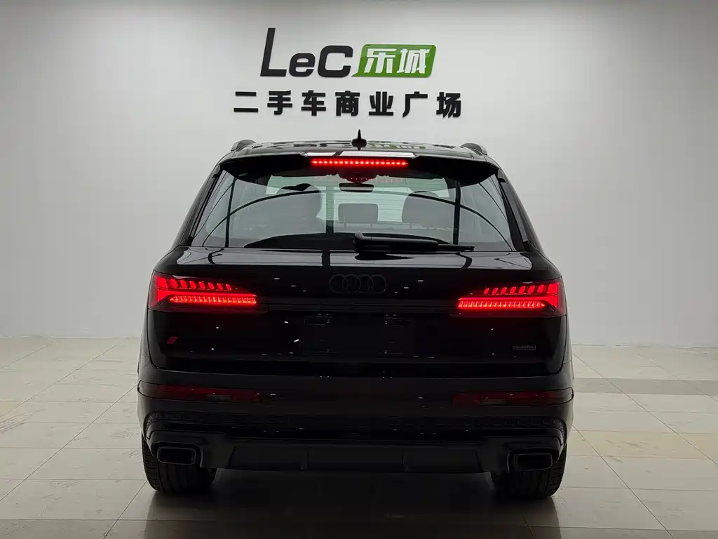Audi Q7 2025 45 TFSI quattro S line