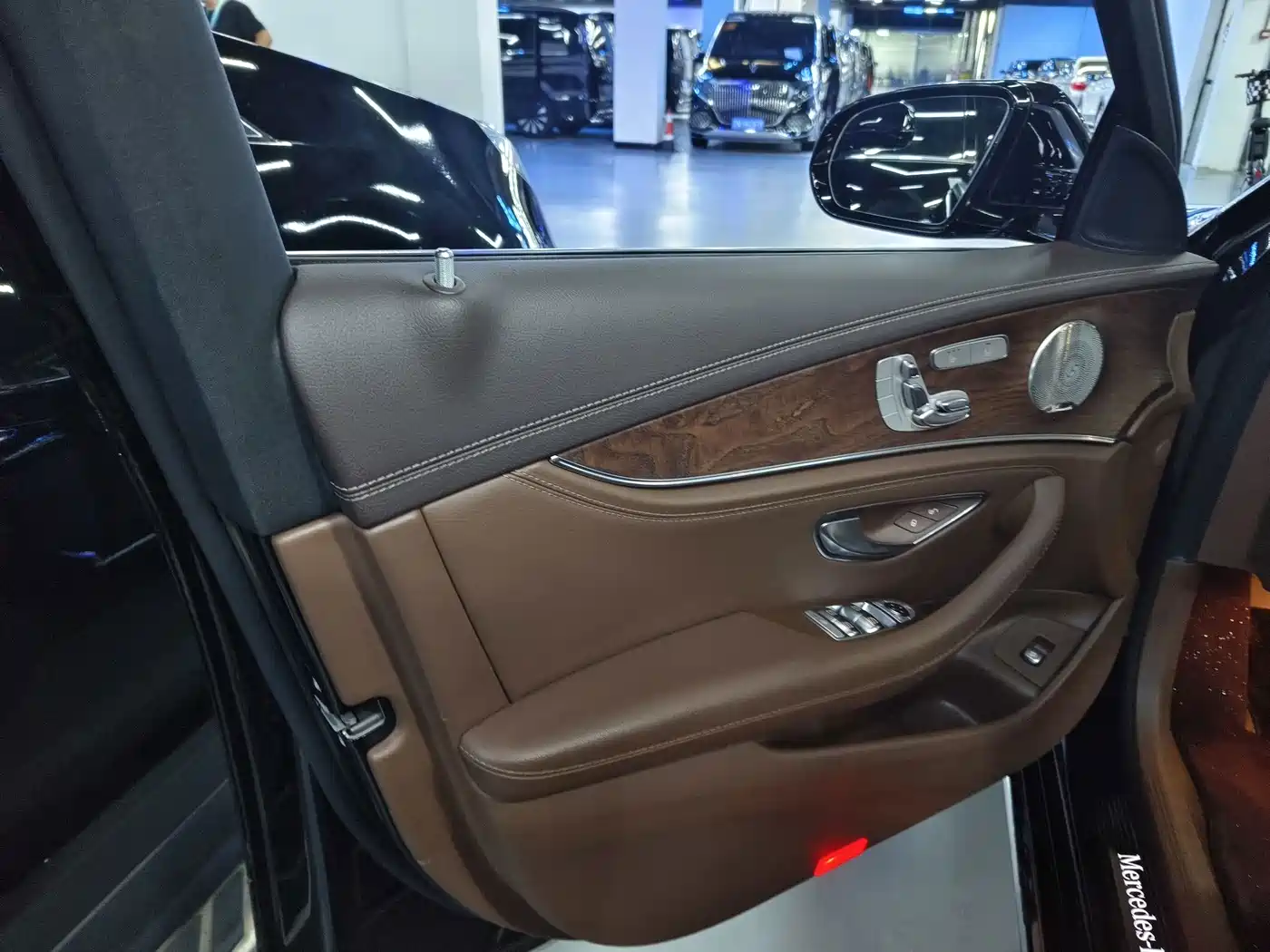 Mercedes-Benz E-Class 2022 Черный из Китая