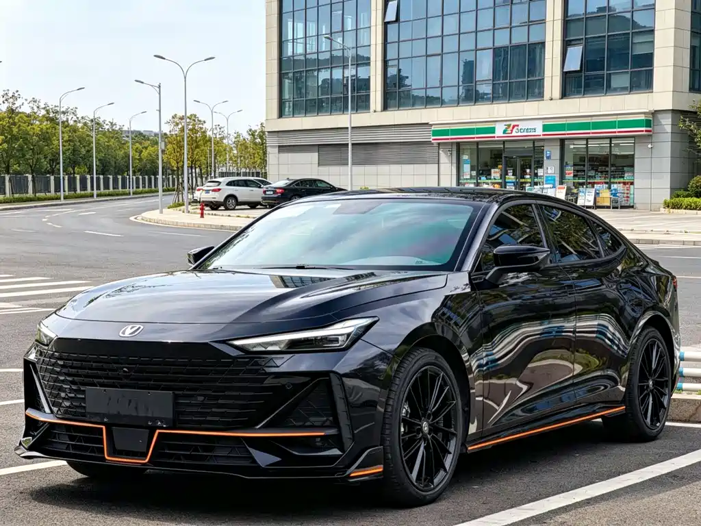 2022 Changan UNI-V - zdjęcie 1 z 10