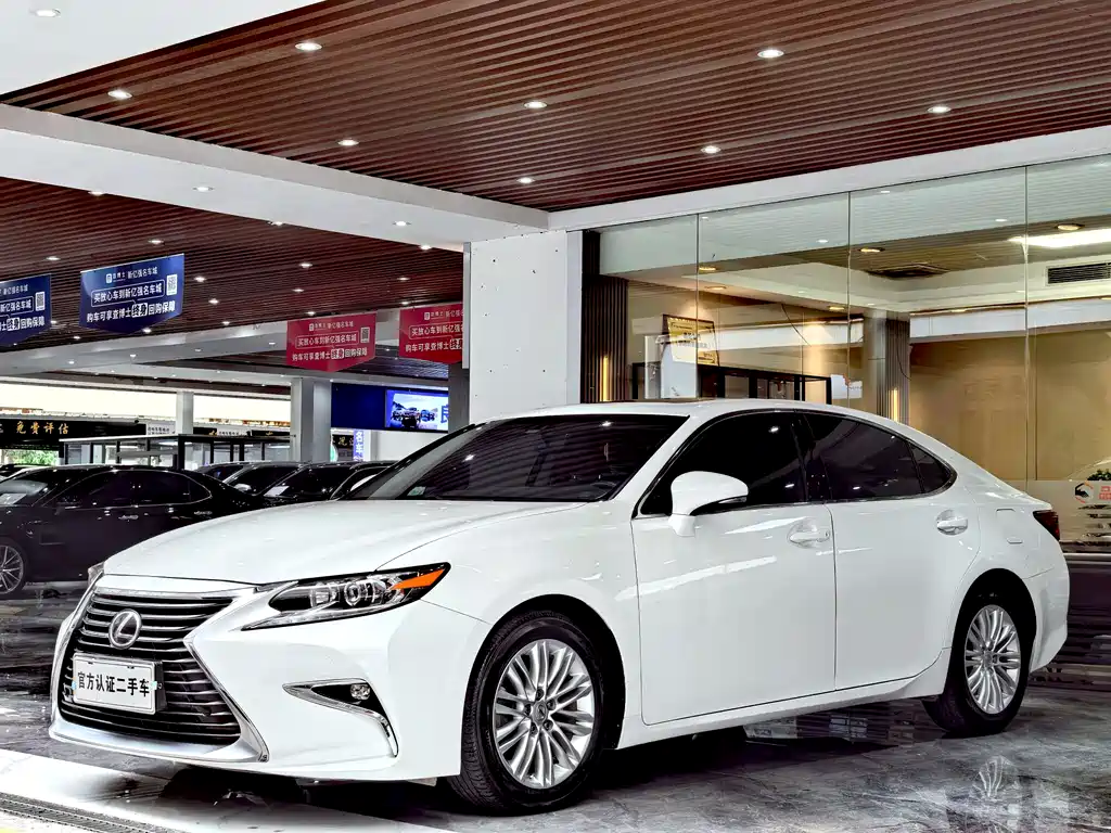 Lexus ES 2017