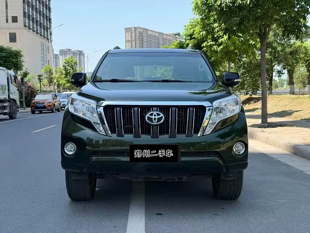 Toyota Land Cruiser Prado 2016 2.7L AT Standard