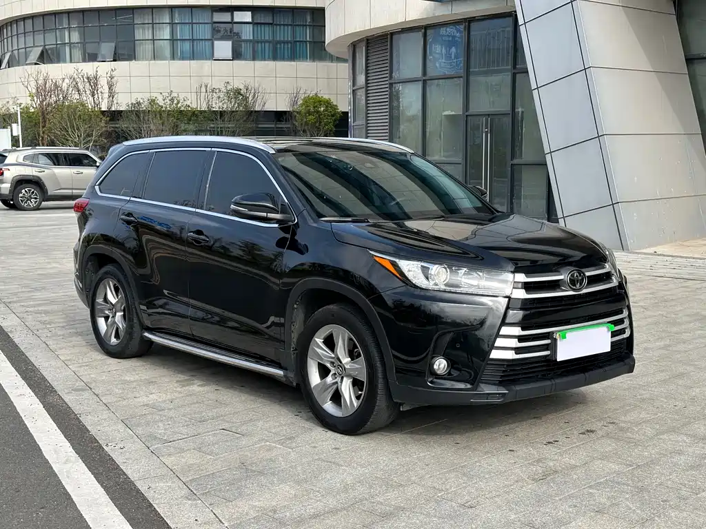 TOYOTA HIGHLANDER