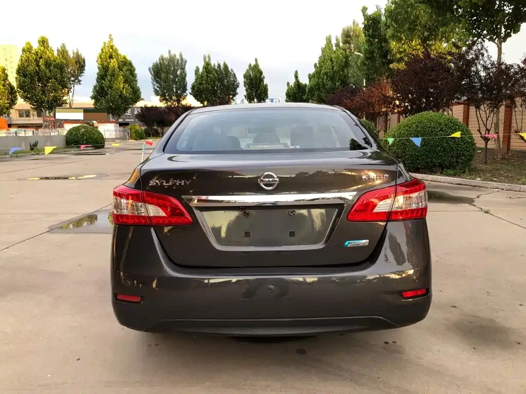 Nissan Sylphy 2014 1.6XV CVT Premium
