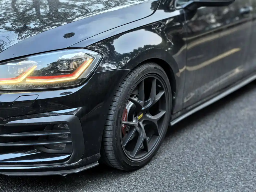 VOLKSWAGEN GOLF GTI